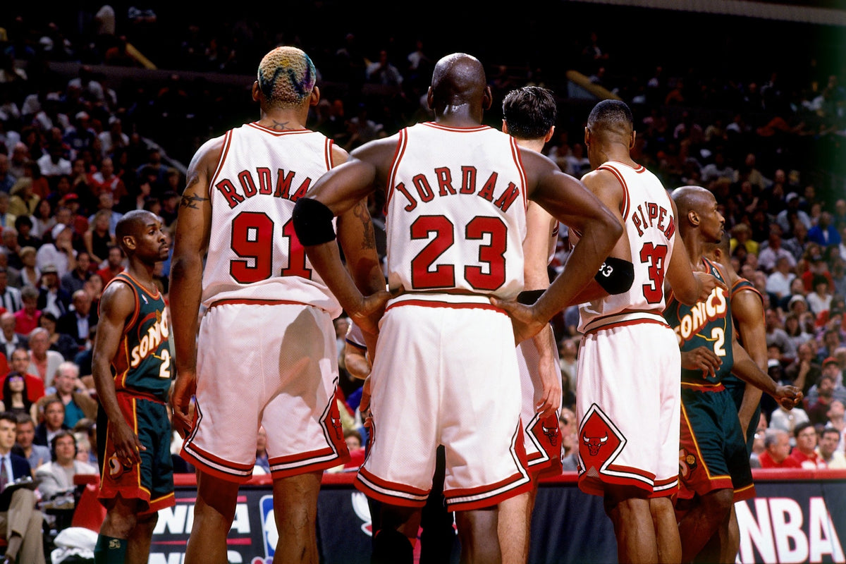 Michael Jordan Pictures: MJ playing for the Chicago Bulls against the Boston  Celtics. Picture 14