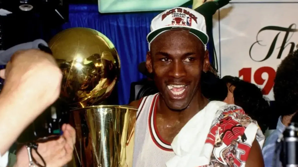 VINTAGE CHICAGO BULLS 1996 NBA CHAMPIONS LEAGUE LEADER TEE - Primetime