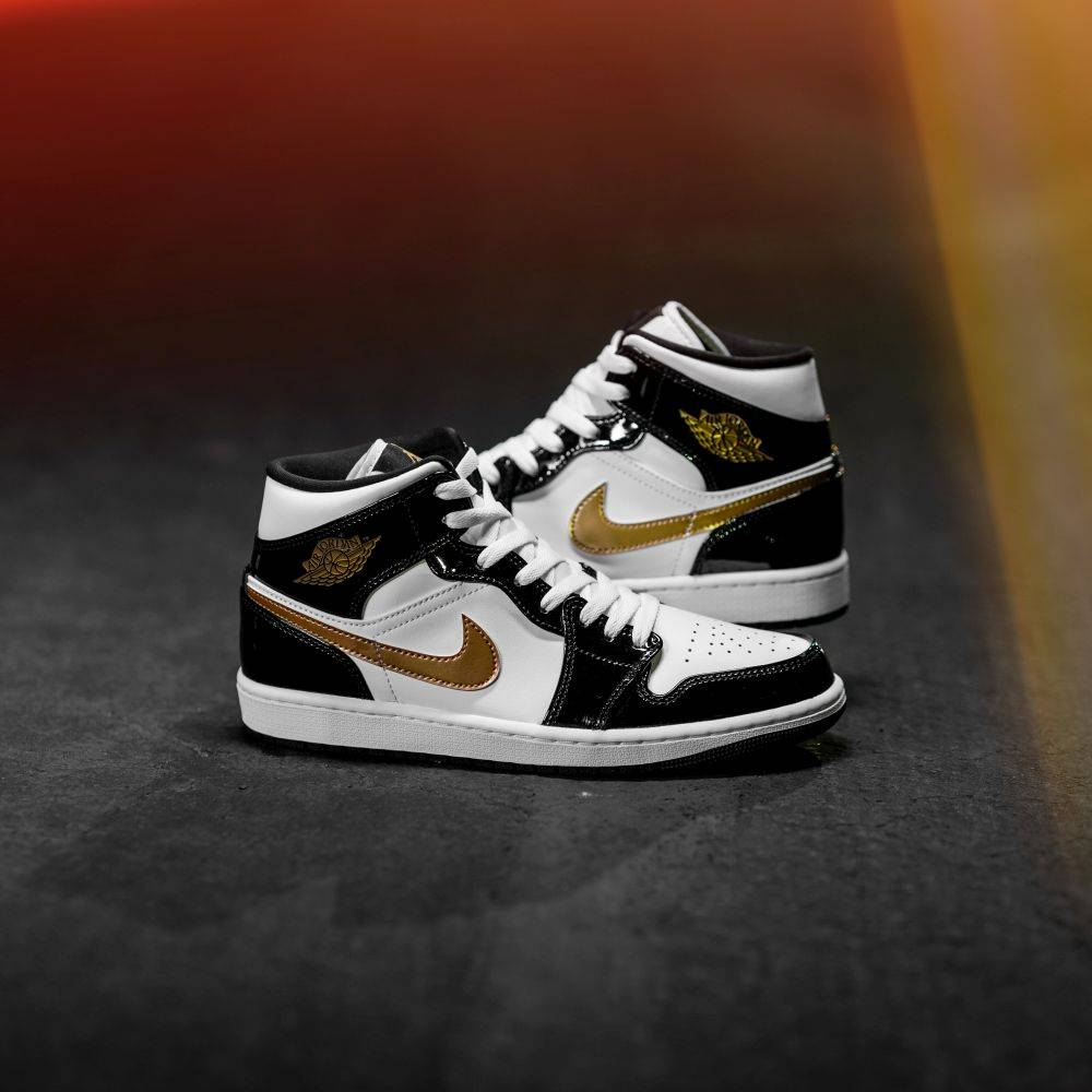 Jordan 1 mid patent black gold shops