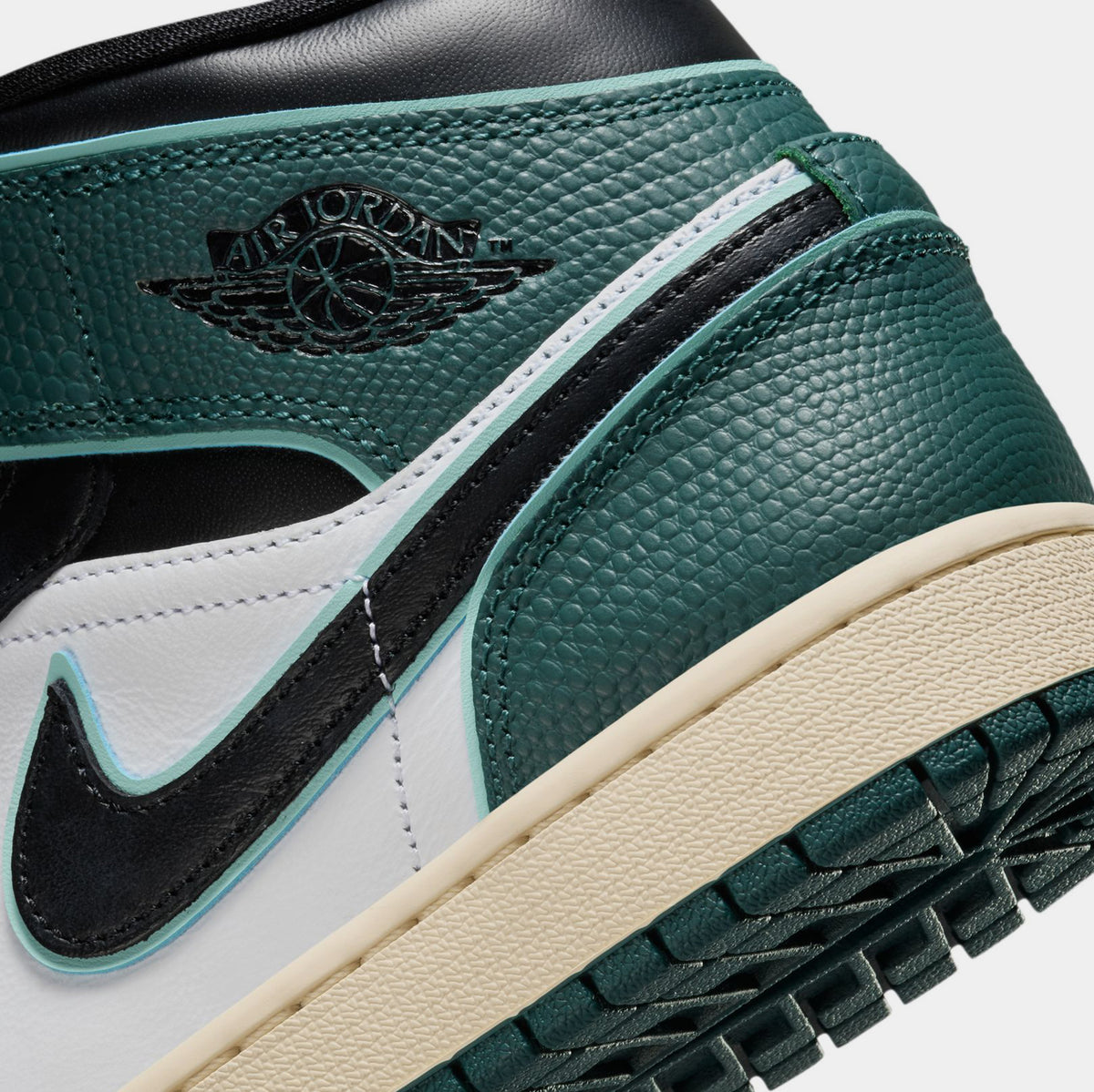 Jordan Air Jordan 1 Retro Mid Se Oxidized Green Womens Lifestyle Shoes 