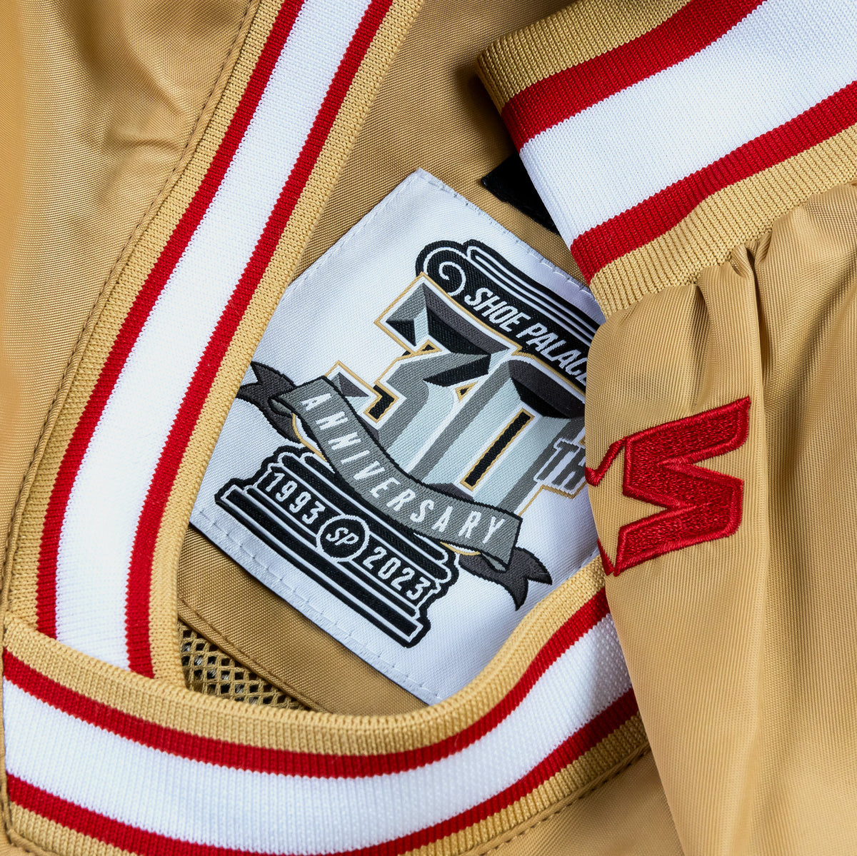 Starter Las Vegas Raiders Renegade Nylon Pullover Windbreaker Mens Jacket  Bla LS3L0804-RAD – Shoe Palace