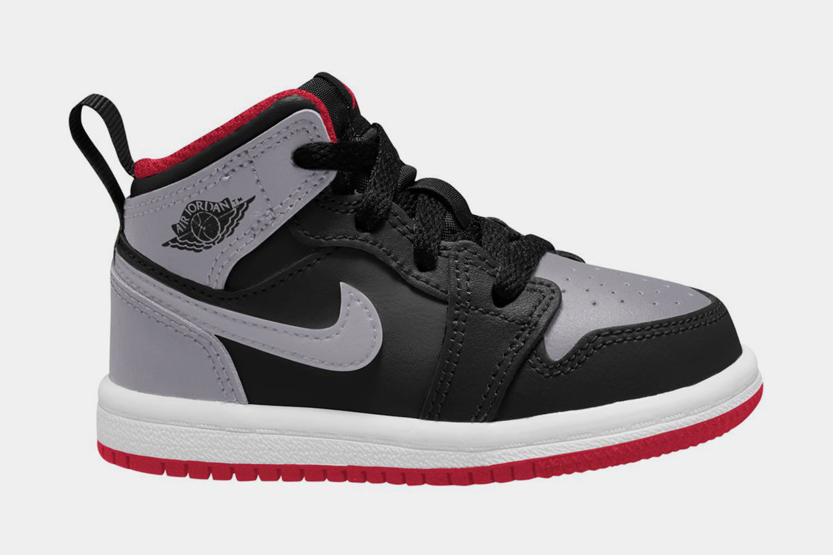 Jordan retro 1 outlets mid