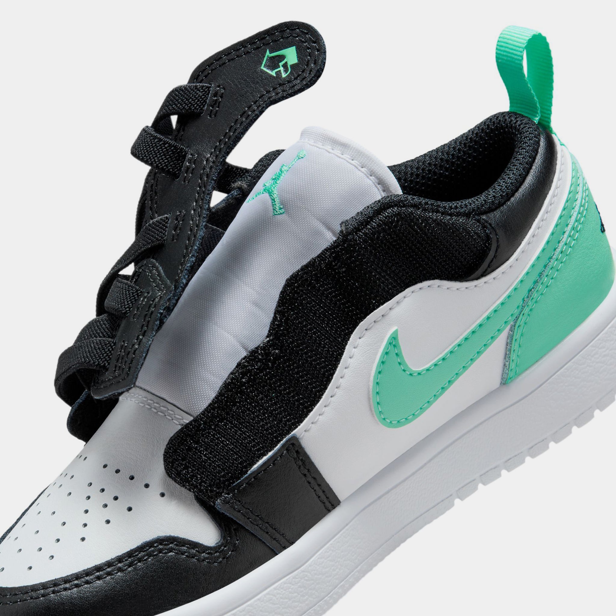 Air Jordan 1 Low Alt Preschool Lifestyle Shoes (White/Green Glow/Black)