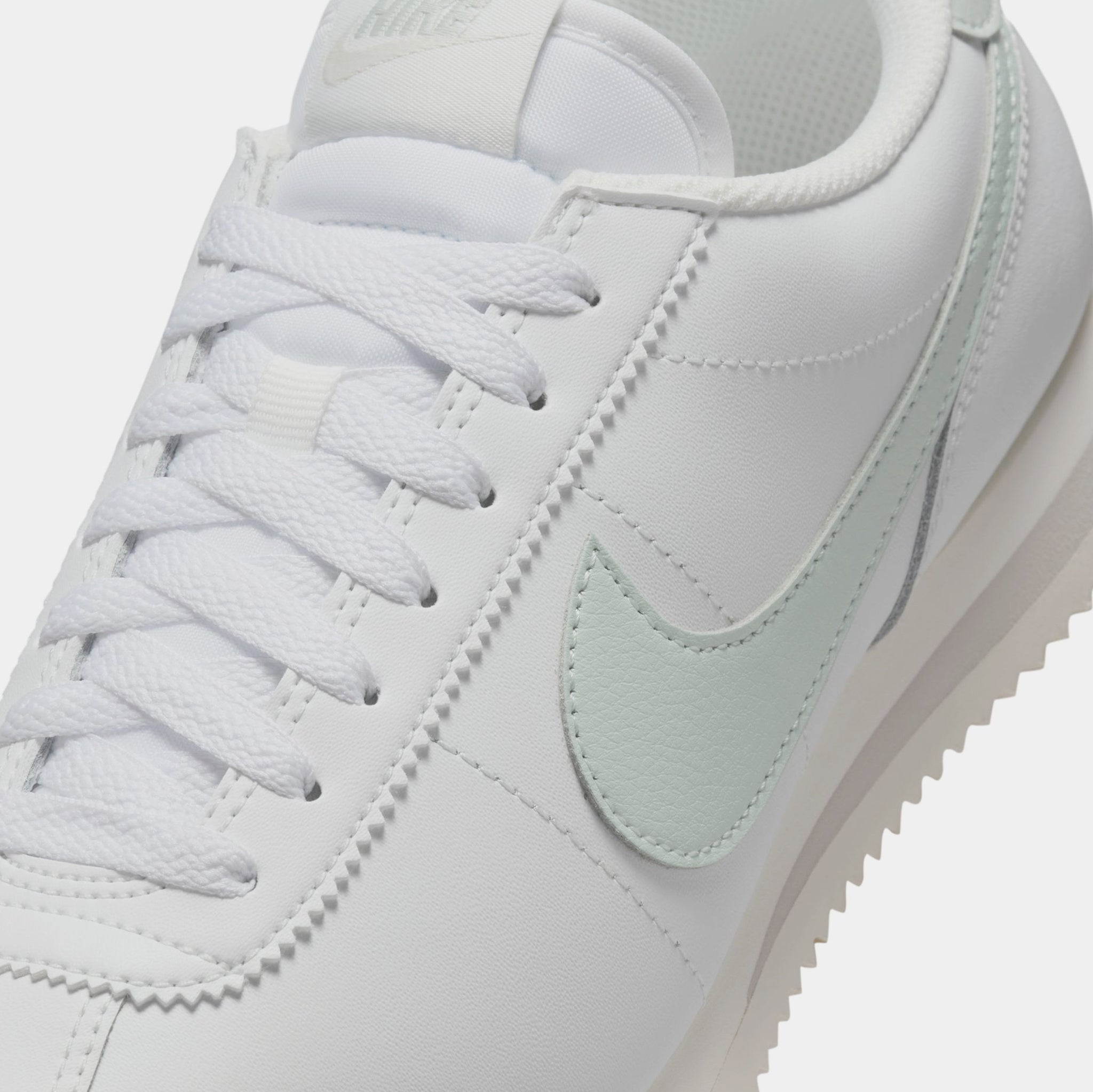 Shoe orders palace nike cortez