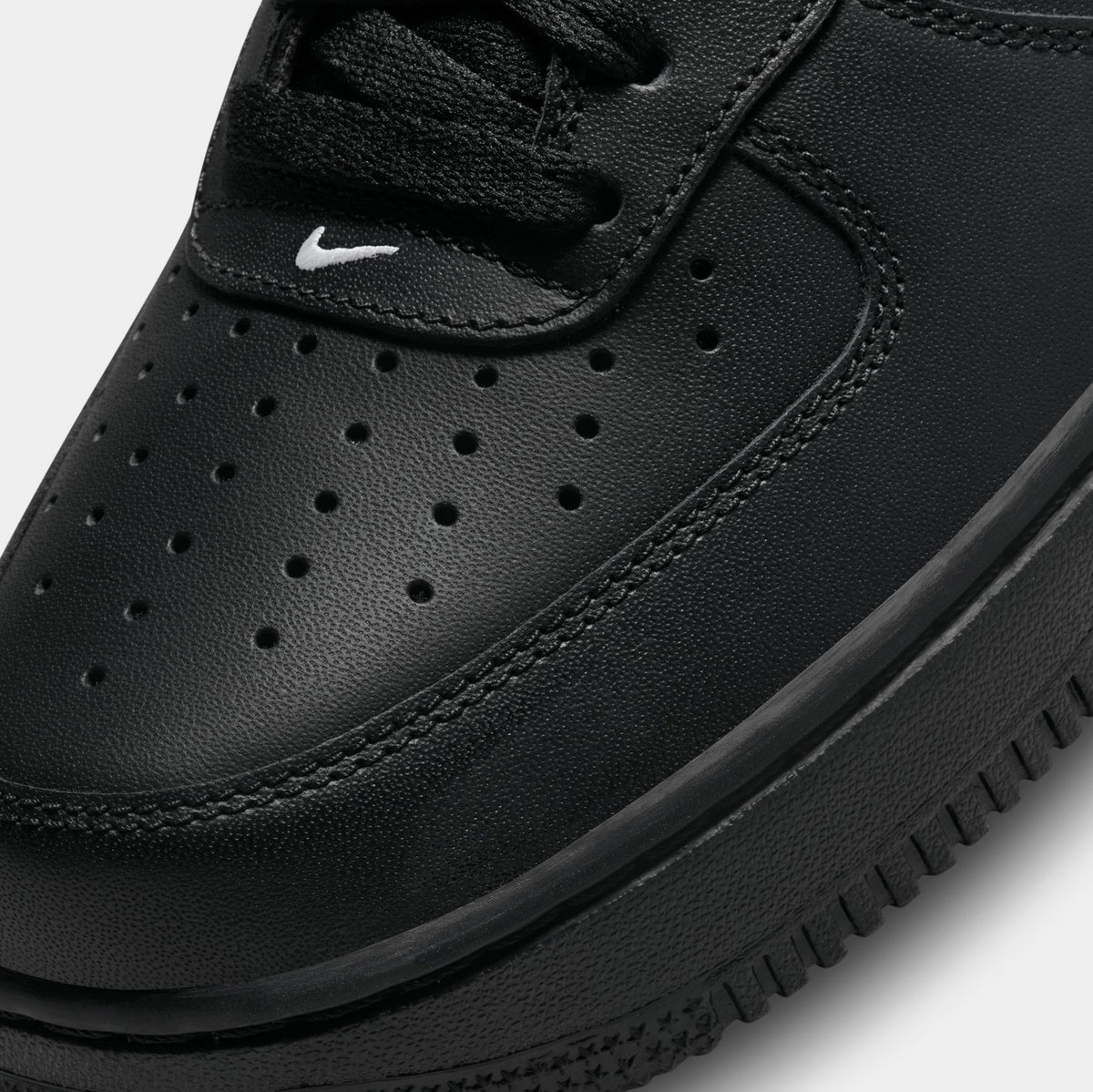 Nike Air Force 1 '07 LV8 Mens Lifestyle Shoes Black White FZ0627-010 ...