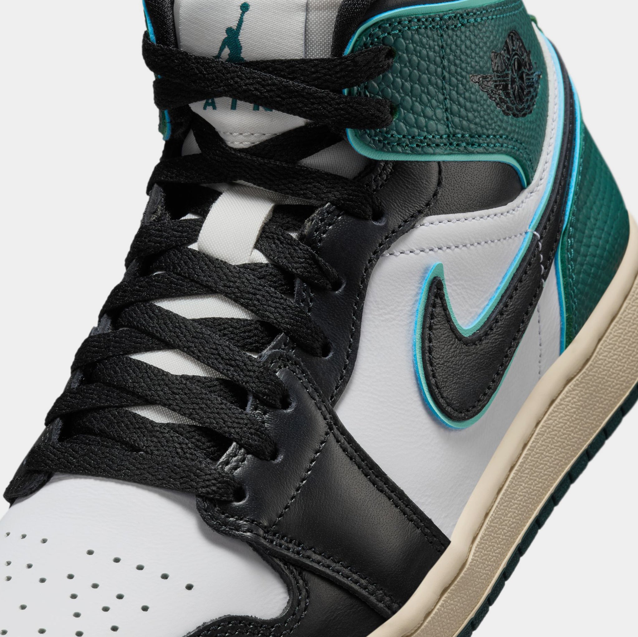 Air Jordan 1 Retro Mid SE Oxidized Green Womens Lifestyle Shoes White Light Dew Oxidized Green Black