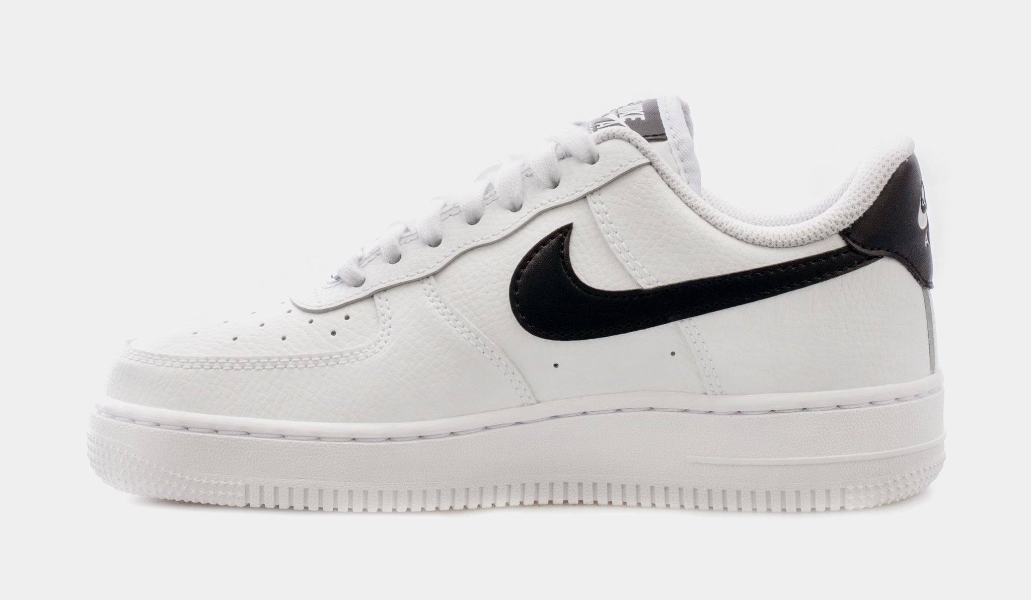 Womens black and 2025 white air force ones