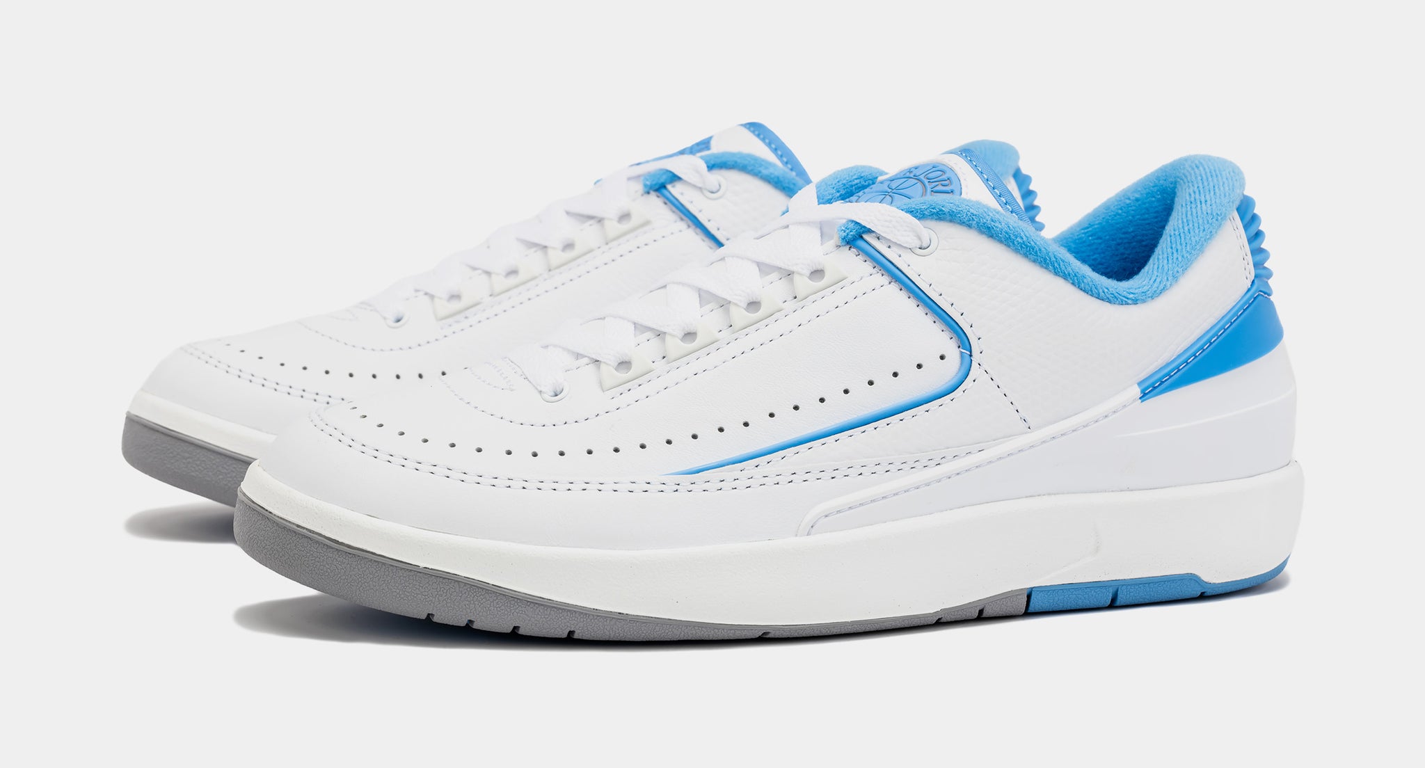 Air Jordan 2 Retro Low University Blue Mens Lifestyle Shoes (White/Blue)  Free Shipping