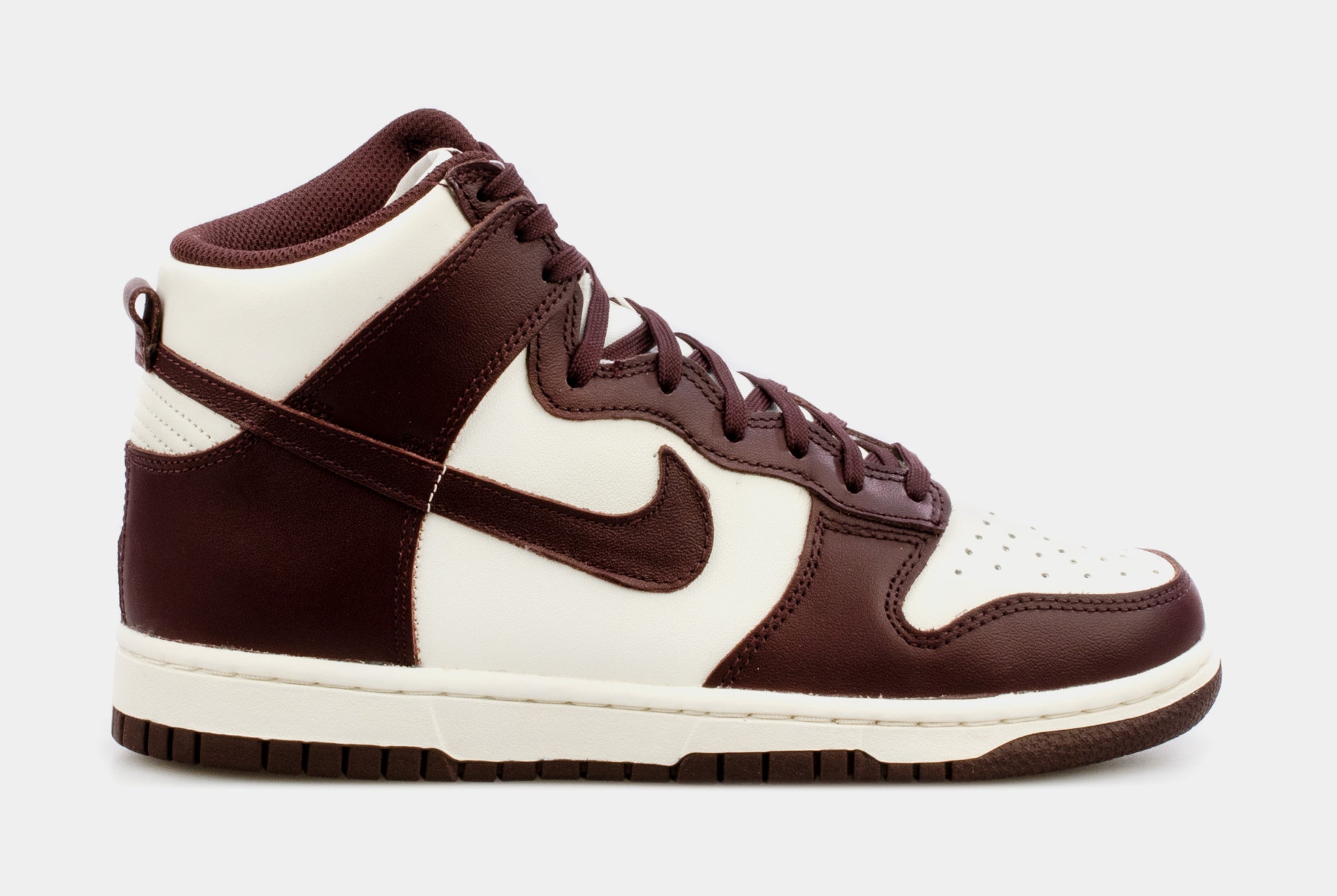 Womens burgundy nike on sale shoes