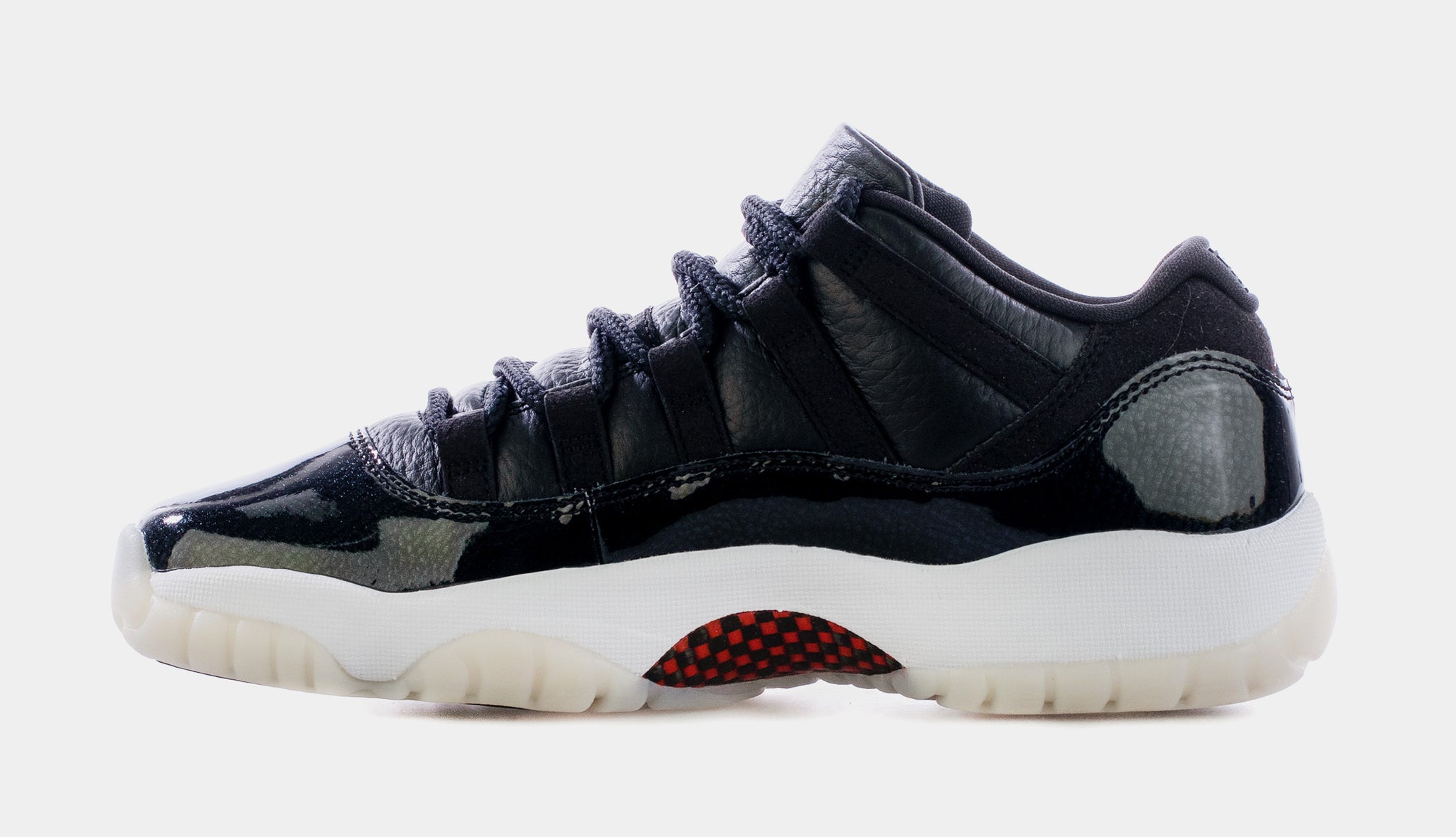 Black 11s low top online