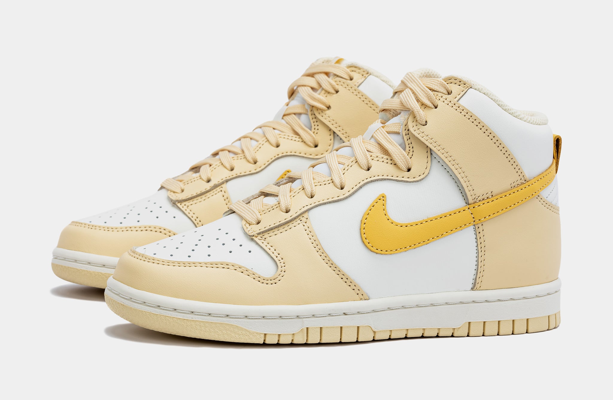 Dunk High Pure Vanilla Womens Lifestyle Shoes (White/Yellow)