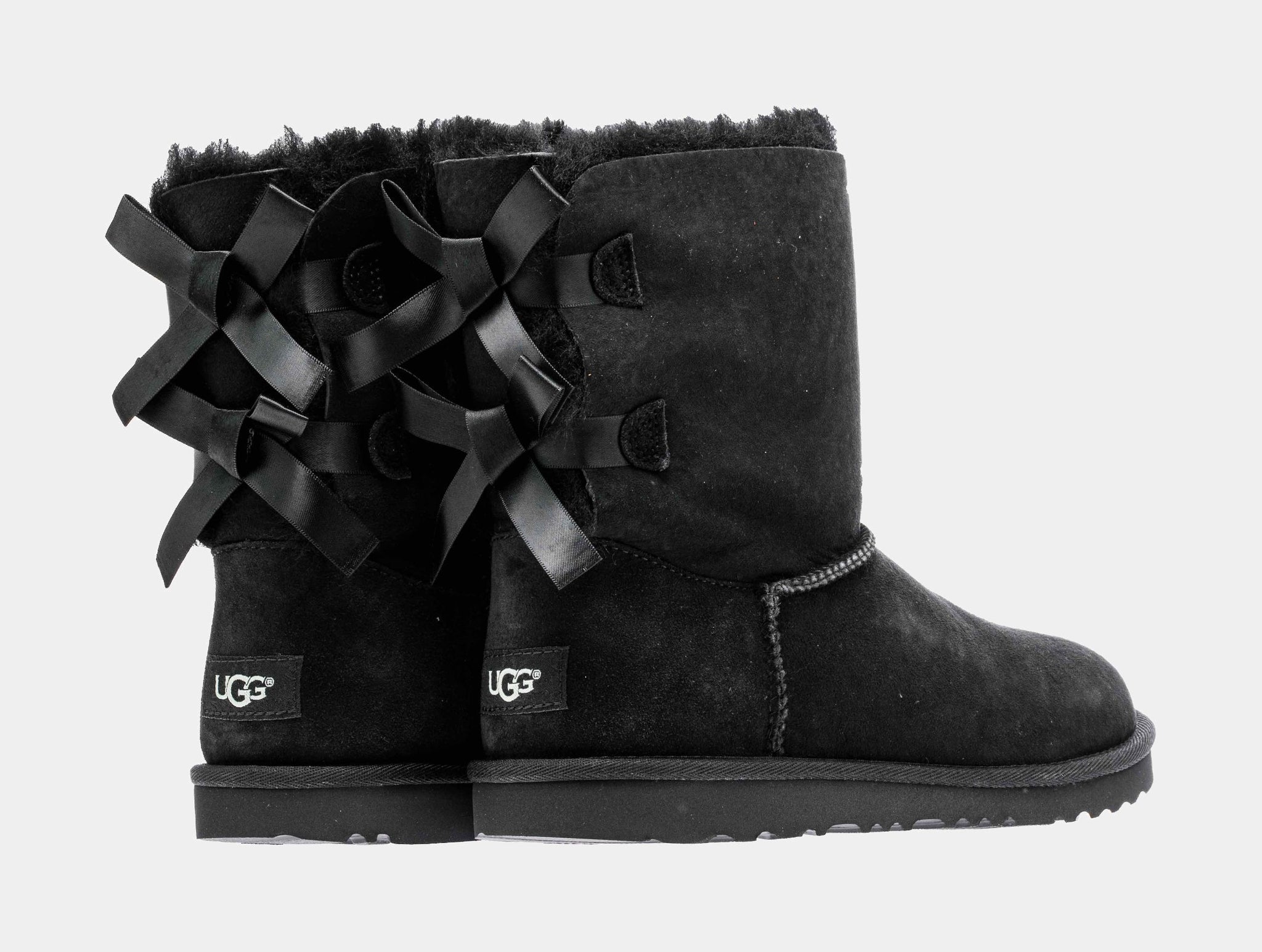 Black and white hot sale bailey bow uggs