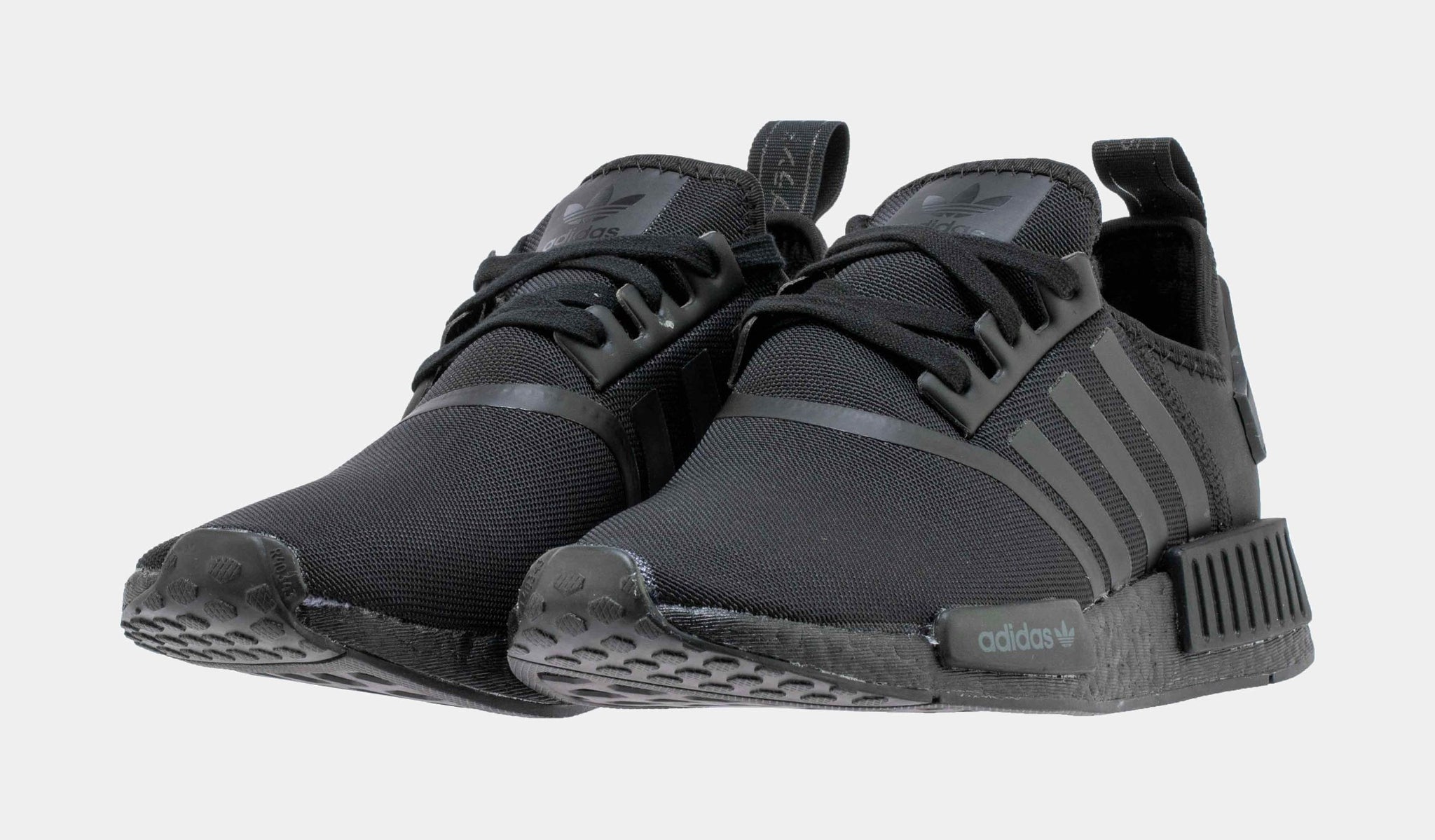 Adidas nmd triple hot sale black r1