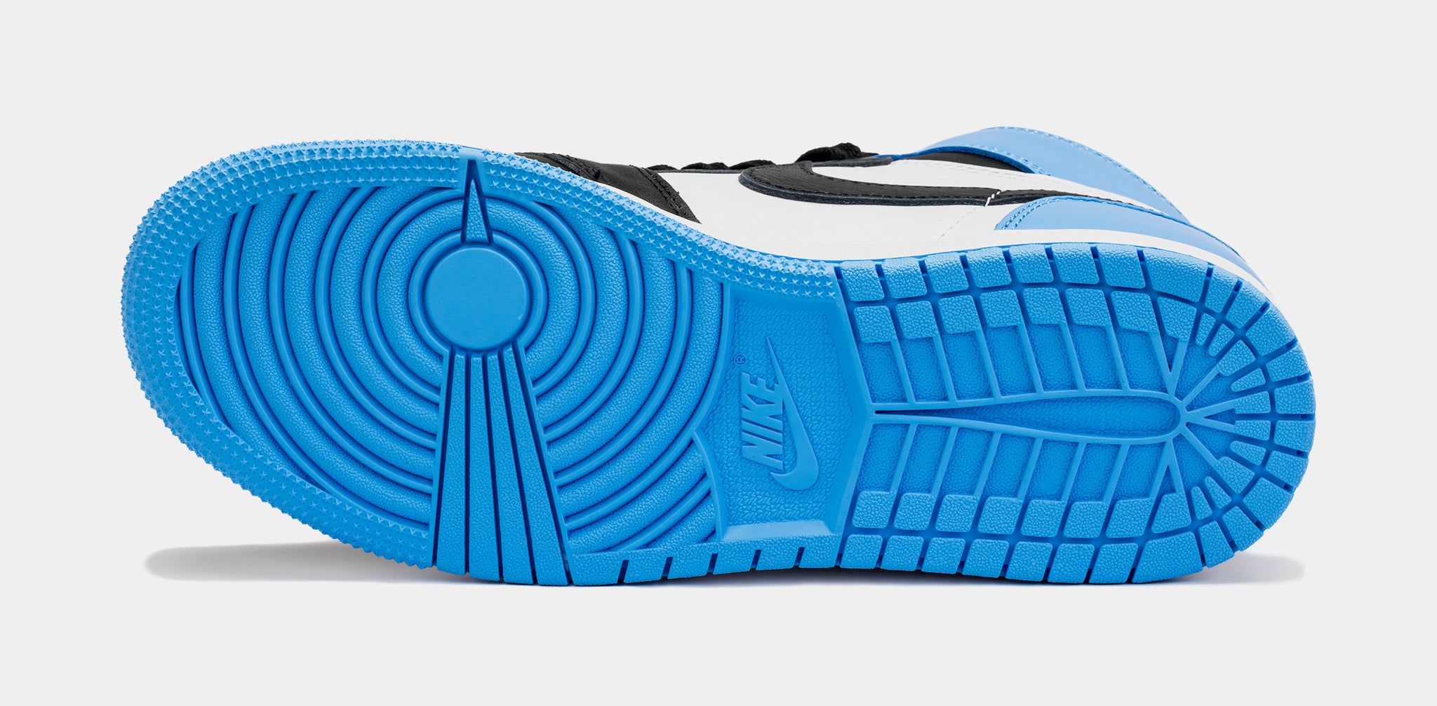 Nike Air Jordan 1 Retro High “University Blue”  Nike shoes blue, Air  jordans retro, Jordan shoes retro