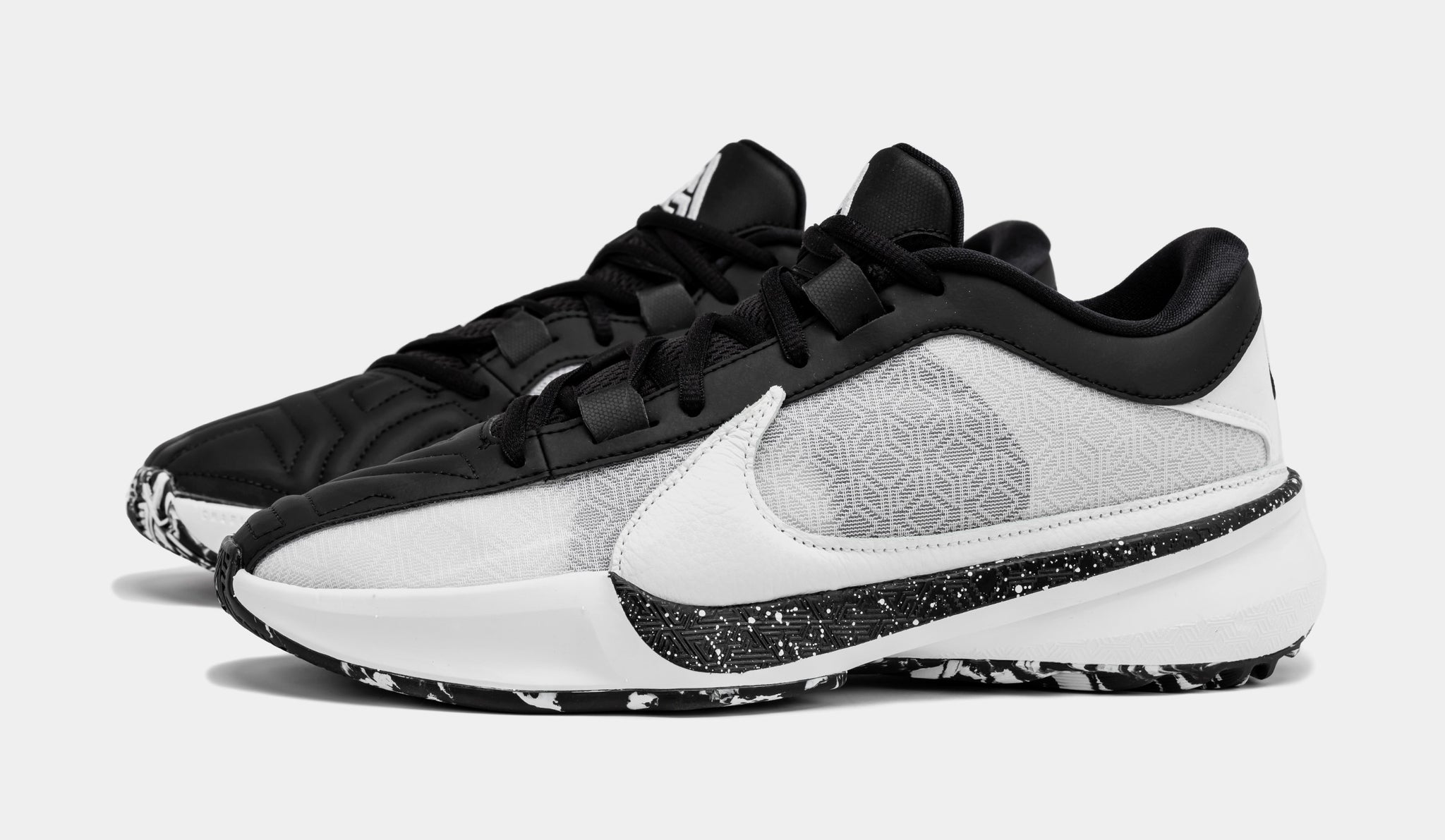 Nike zoom shoes black hotsell and white