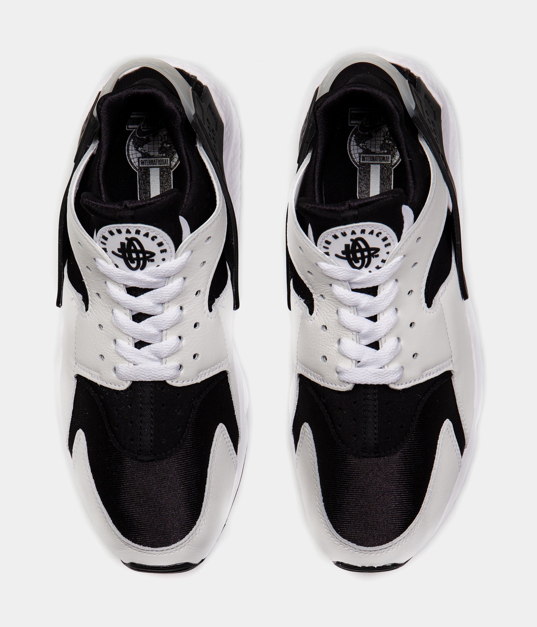 Nike huarache black and hotsell white men