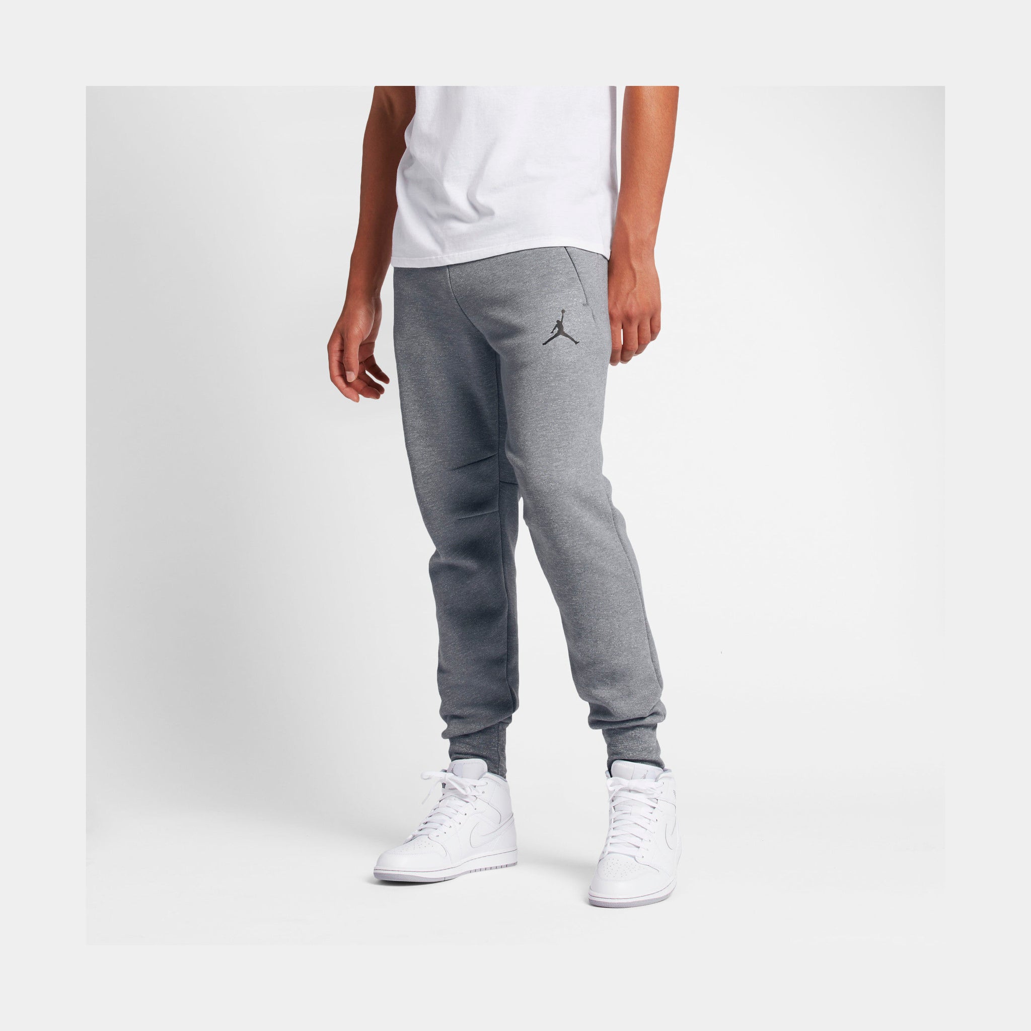 Jordans discount with sweatpants