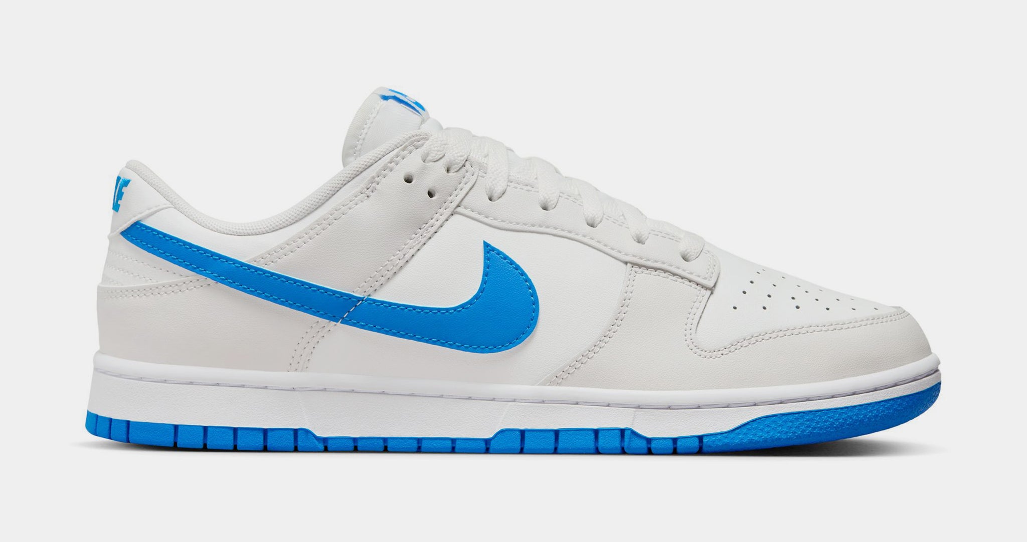 Blue and white nike sb dunks sales