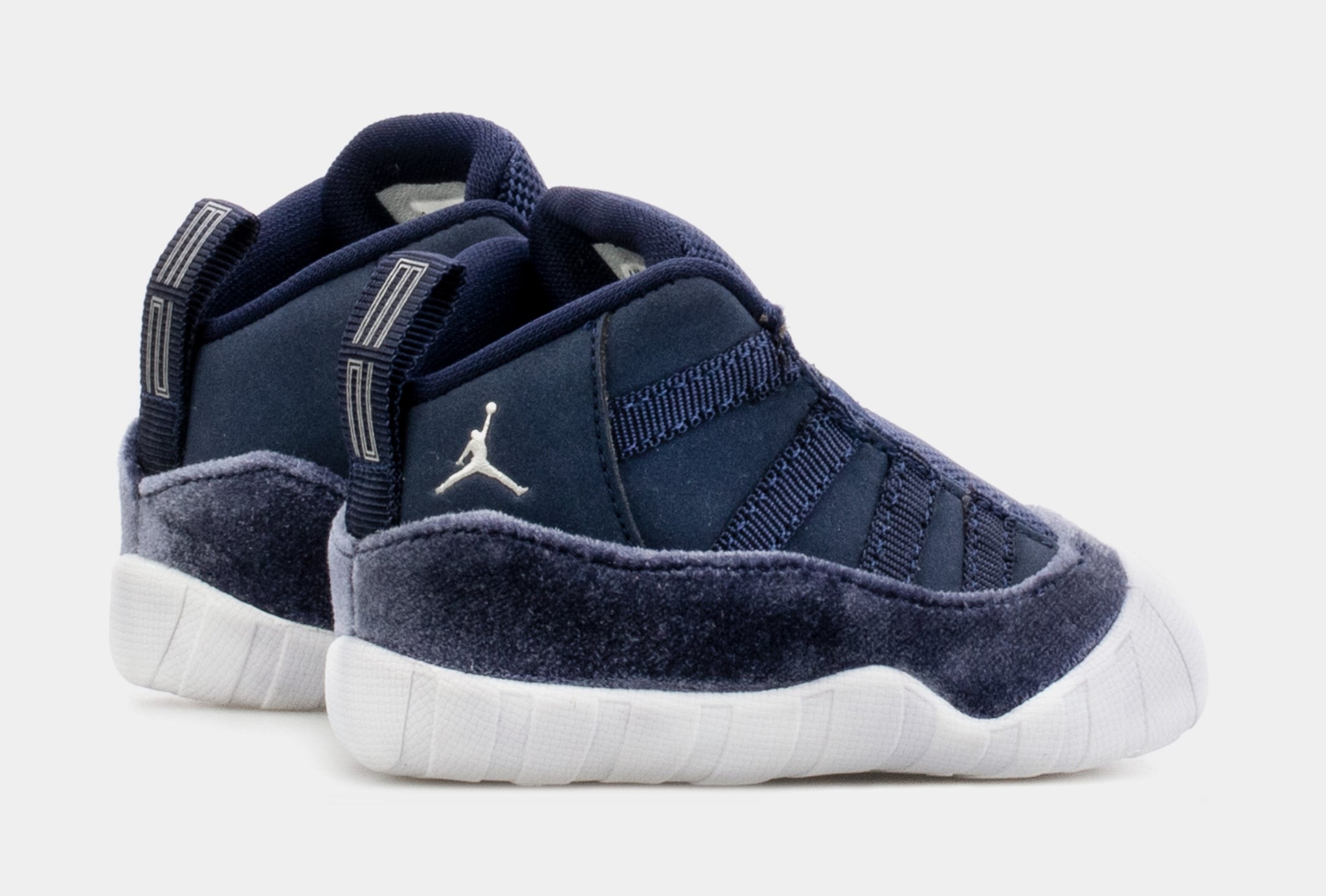 Blue velvet jordan 11 release outlet date