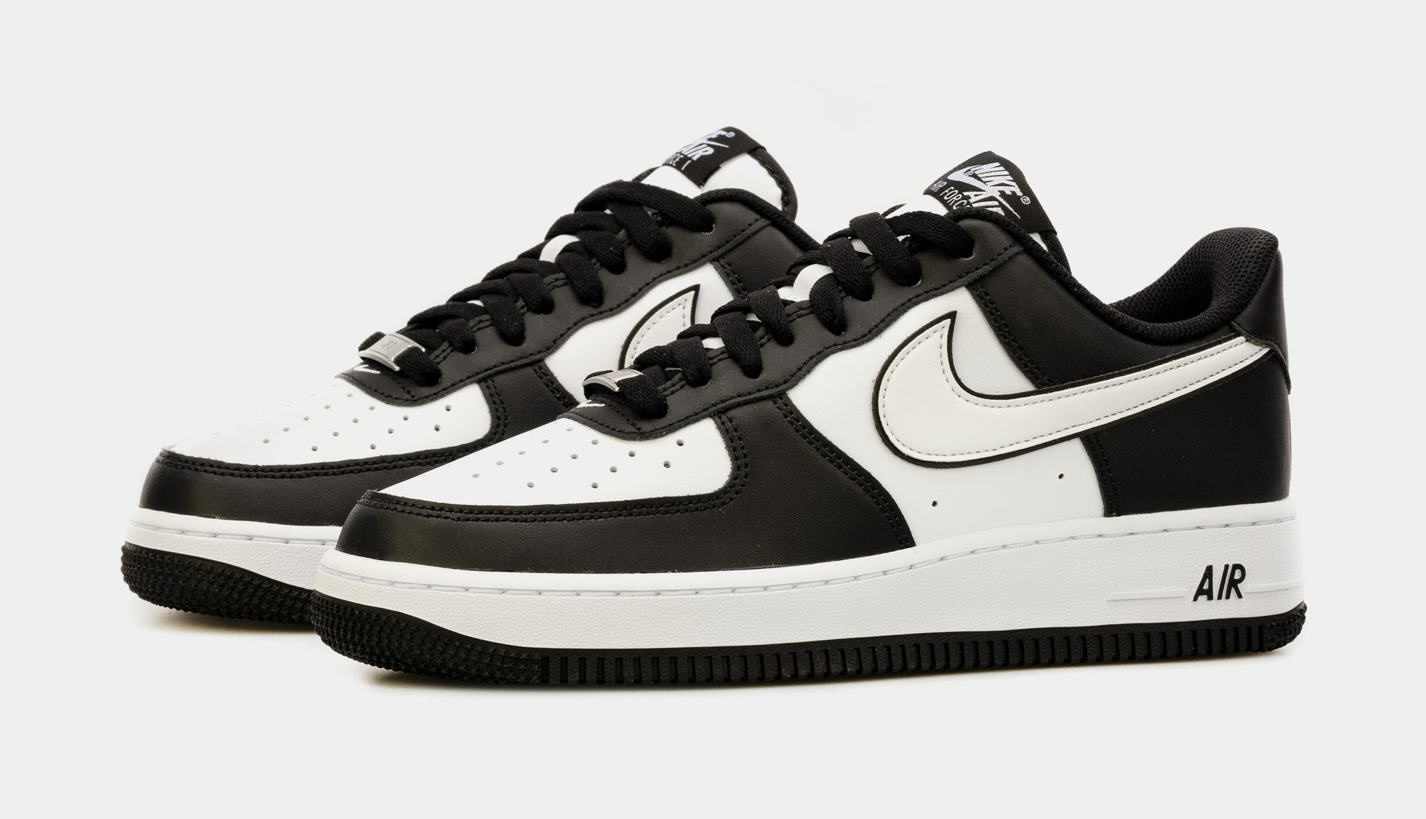 Nike Air Force 1 07 Shoes Wmn (black/black)