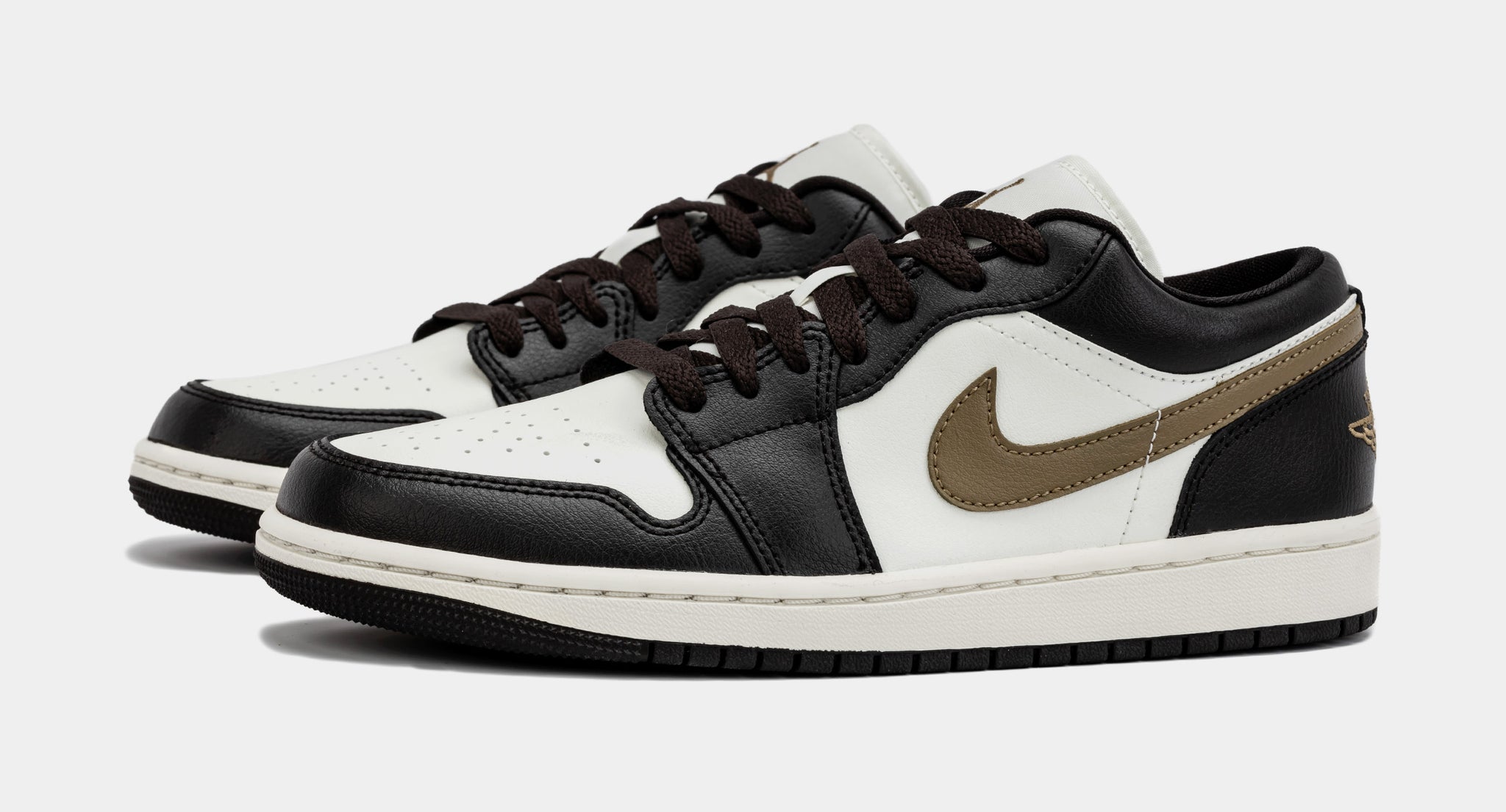 Air Jordan 1 Retro Low Shadow Brown Womens Lifestyle Shoes (Black/Brown)