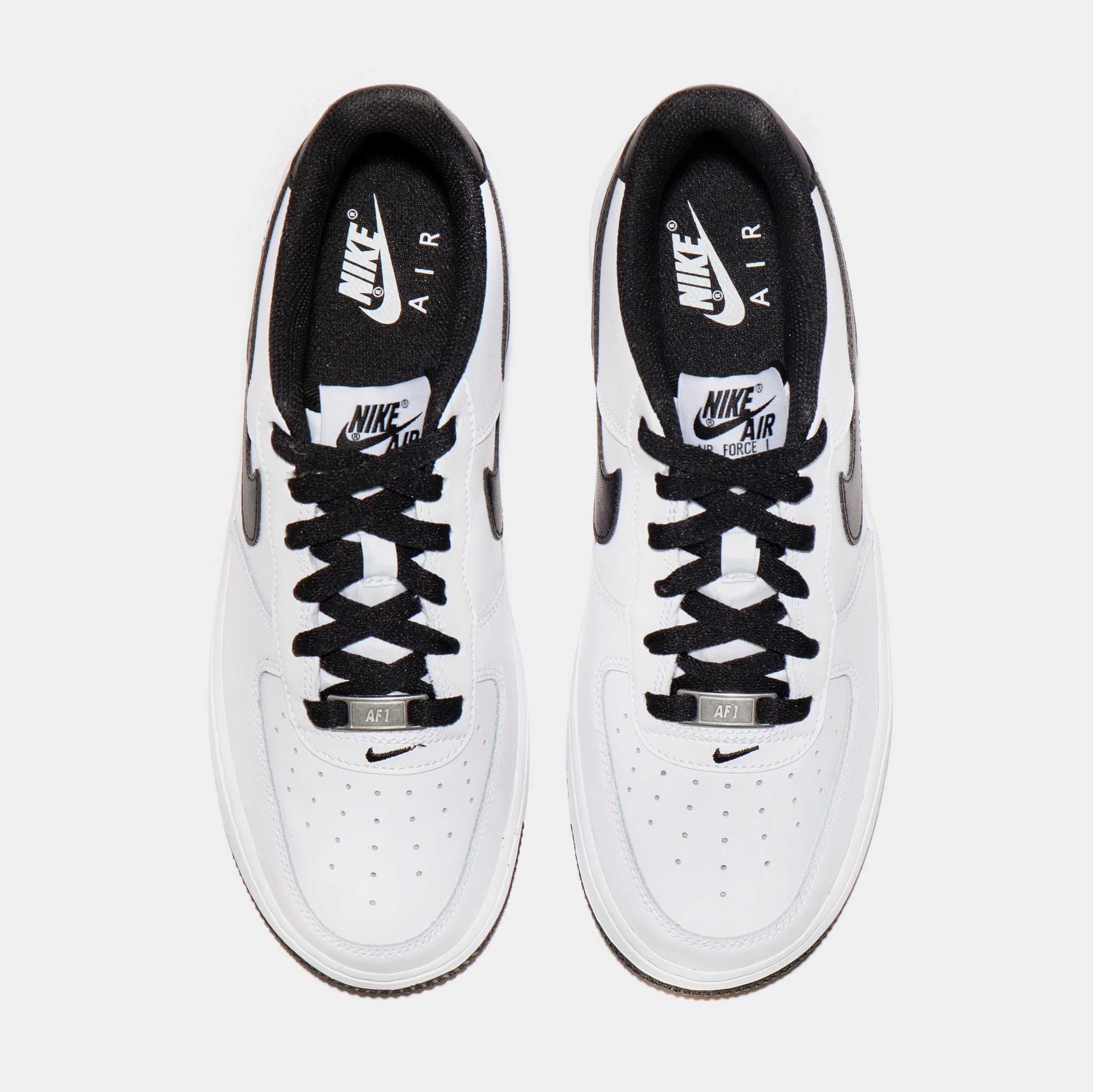 Black and white air 2024 force 1 size 6