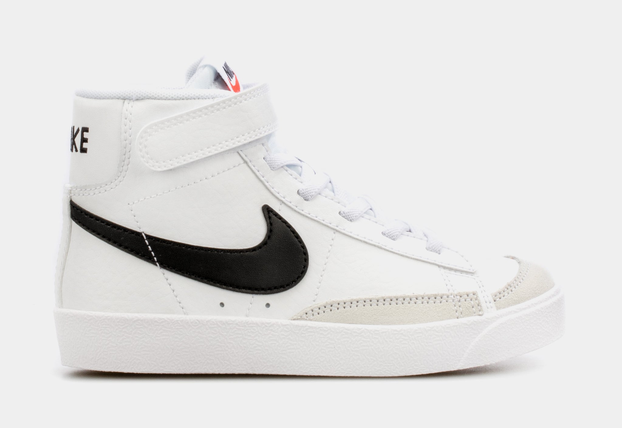 White black shop nike blazer