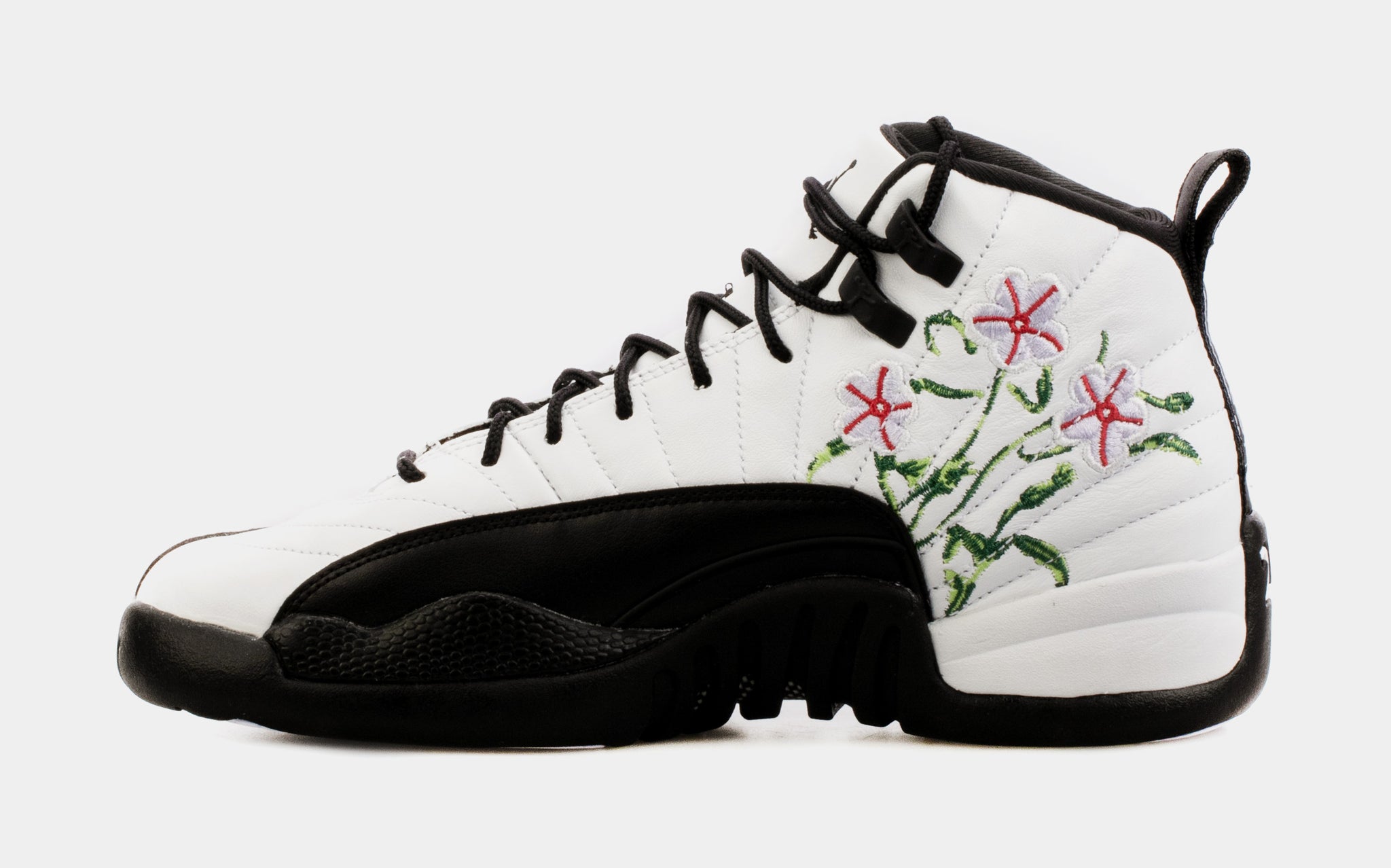 Jordan 12 retro white and outlet black