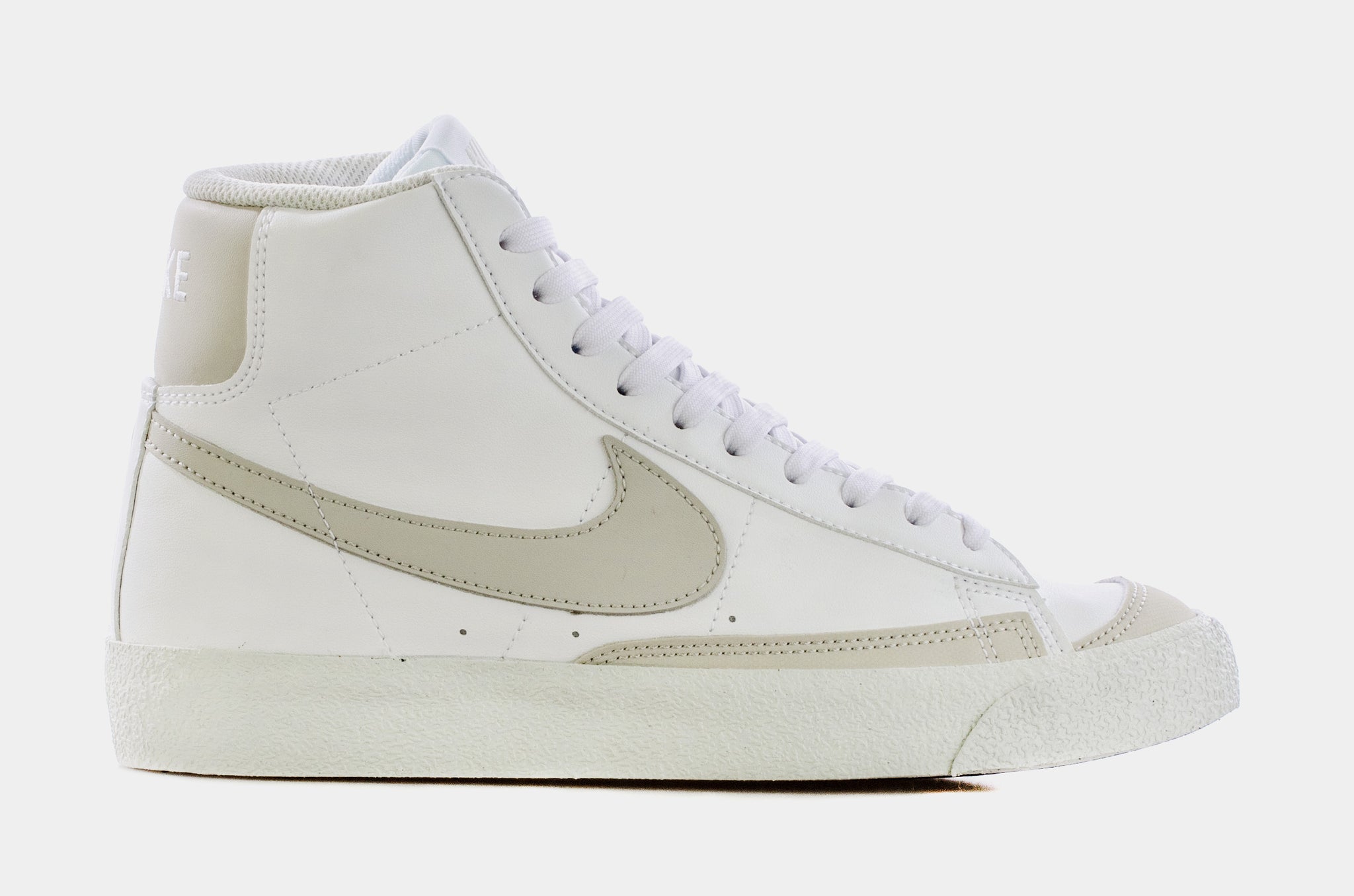 White nike outlet blazer mid