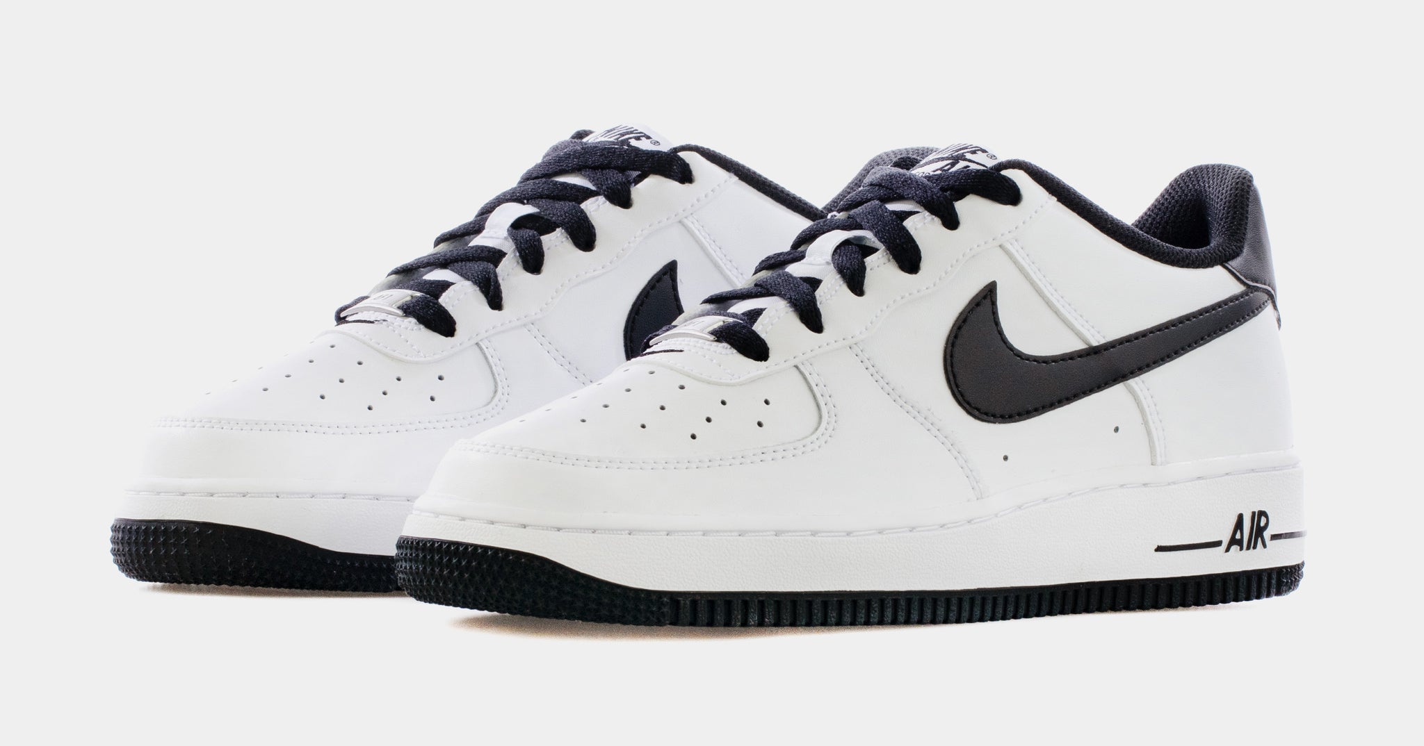 Nike air force 1 grade school black and white hotsell